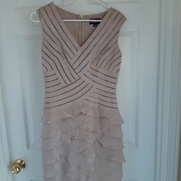 Adrianna Papell Dresses & Skirts - Adrianna Papell Dress